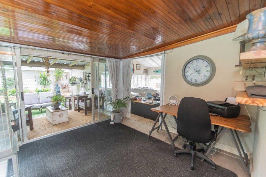 8 Bedroom Property for Sale in Summerstrand Eastern Cape